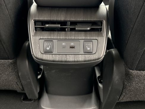 Used 2024 Nissan Ariya AWD image 20