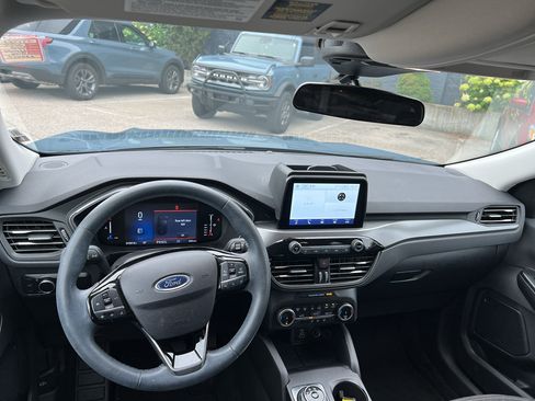 Used 2024 Ford Escape Active AWD/4WD image 11