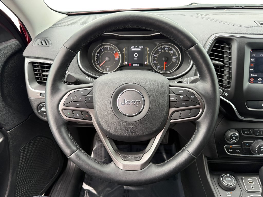 Used 2020 Jeep Cherokee Latitude Plus w/ Cold Weather Group AWD/4WD image 12
