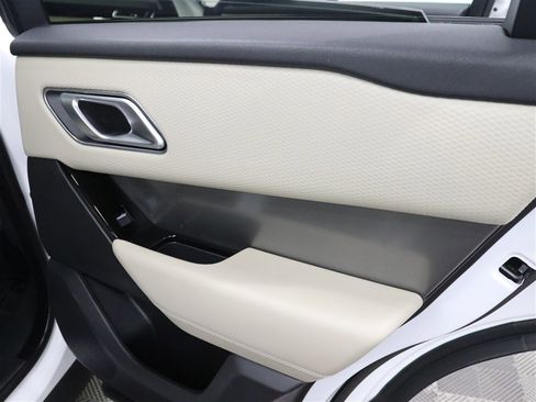 Used 2019 Land Rover Range Rover Velar S AWD/4WD image 21