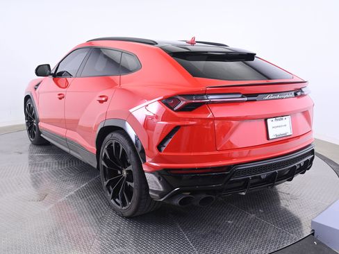 Used 2020 Lamborghini Urus AWD/4WD image 3