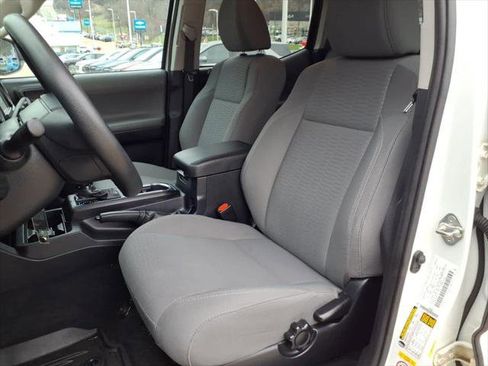 Used 2019 Toyota Tacoma SR w/ SR Convenience Package AWD/4WD image 11