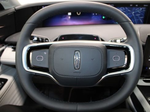 New 2026 Lincoln Nautilus Premier image 35