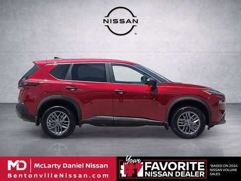 Used 2023 Nissan Rogue S AWD/4WD image 6