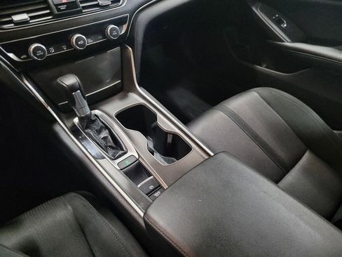 Used 2019 Honda Accord EX image 26