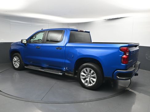 Used 2024 Chevrolet Silverado 1500 Custom image 3