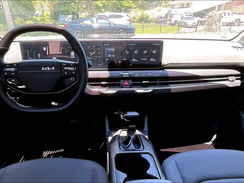Used 2025 Kia K4 EX FWD image 15