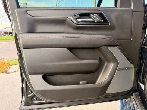 Used 2025 GMC Yukon XL AT4 Ultimate AWD/4WD image 11