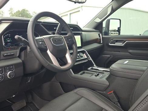 Used 2025 GMC Sierra 2500 Denali w/ Technology Package image 24