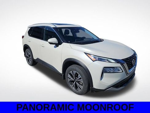 Used 2021 Nissan Rogue SV w/ Premium Package AWD/4WD image 3