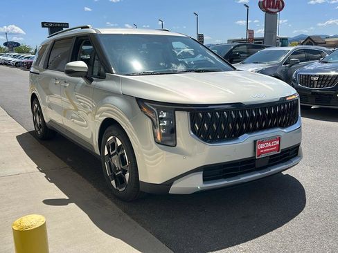 New 2026 Kia Carnival EX image 3