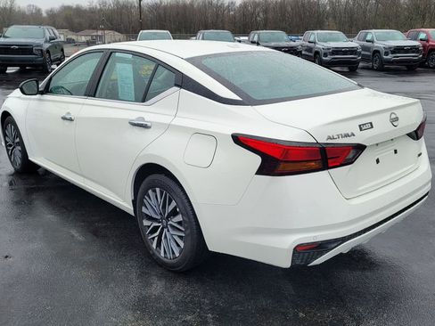 Used 2025 Nissan Altima 2.5 SV image 9