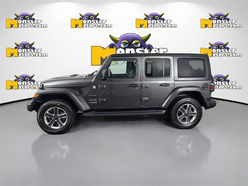 Used 2022 Jeep Wrangler Unlimited Sahara w/ Cold Weather Group image 8