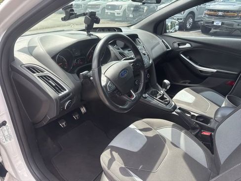 Used 2016 Ford Focus ST FWD image 9
