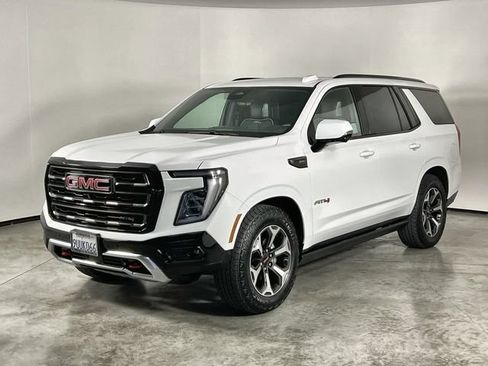 Used 2025 GMC Yukon AT4 Ultimate AWD/4WD image 4