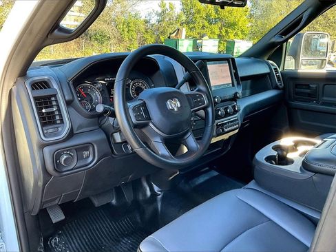 Used 2024 RAM 3500 Tradesman w/ Chrome Appearance Group image 20