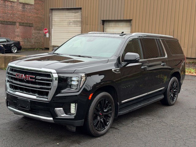 Used 2023 GMC Yukon XL SLT w/ SLT Luxury Package AWD/4WD image 1