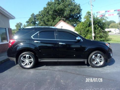 Used 2017 Chevrolet Equinox Premier w/ Enhanced Convenience Package FWD image 4