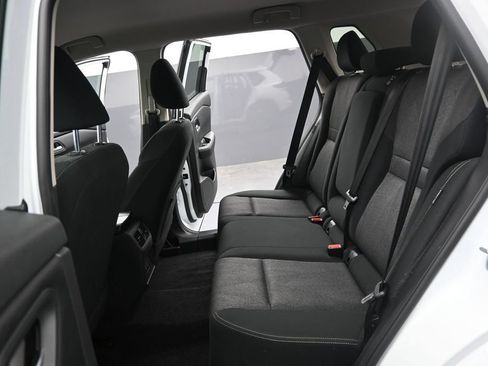 Used 2025 Nissan Rogue SV FWD image 17