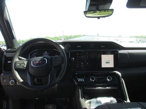 New 2026 GMC Sierra 2500 AT4 w/ AT4 Premium Plus Package AWD/4WD image 17