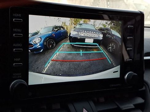 Used 2021 Toyota RAV4 SE w/ Weather & Moonroof Package image 15