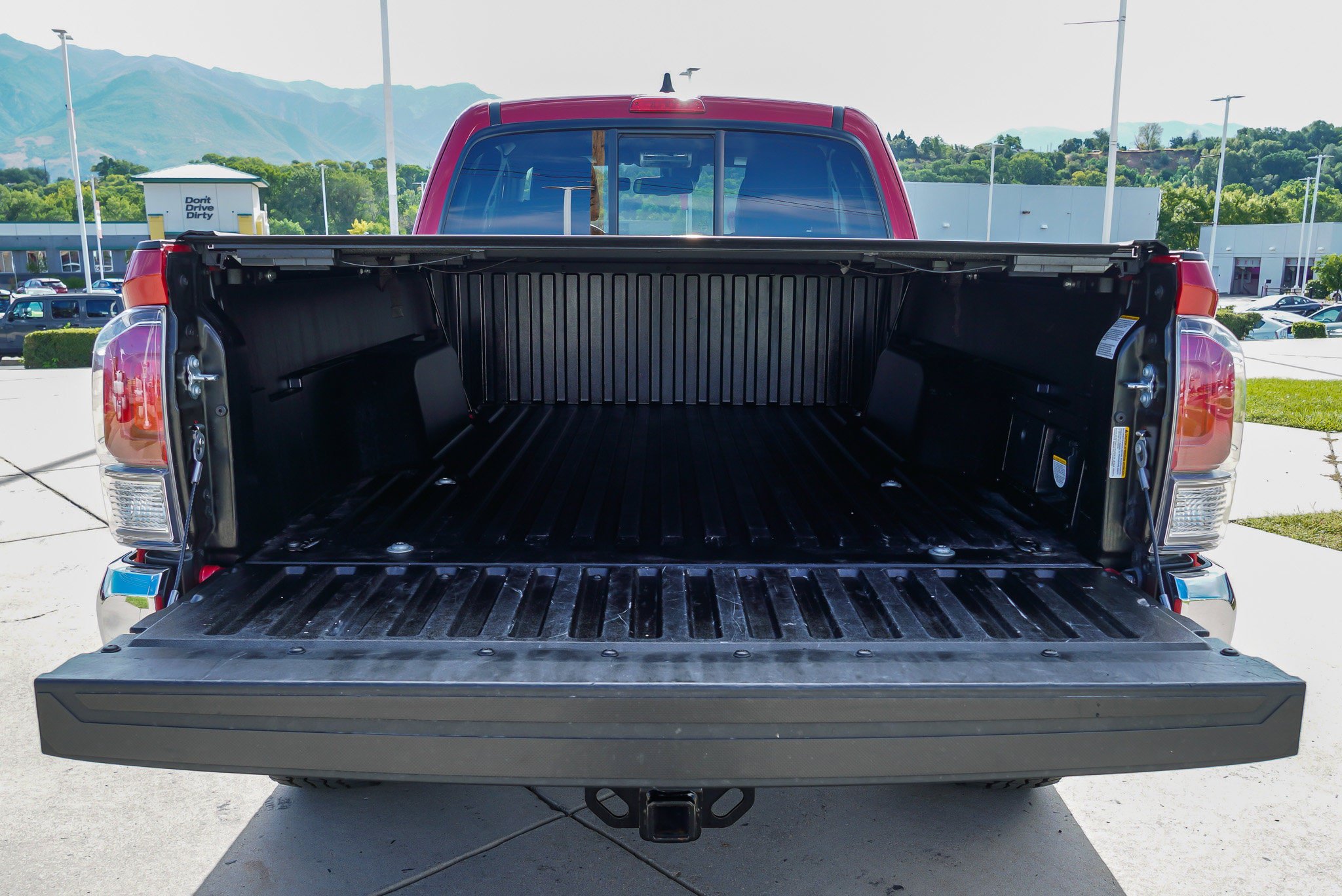 Certified 2022 Toyota Tacoma TRD Off-Road AWD/4WD image 14