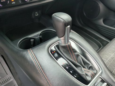 Used 2024 Honda HR-V Sport image 16