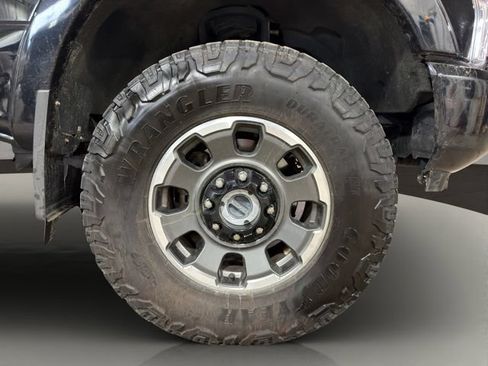 Used 2020 Ford F250 Platinum w/ Tremor Off-Road Package AWD/4WD image 33