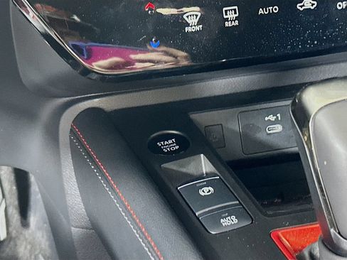 Certified 2025 Nissan Kicks SR AWD/4WD image 20