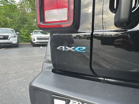 Used 2025 Jeep Wrangler Unlimited Sport S 4xe AWD/4WD image 35