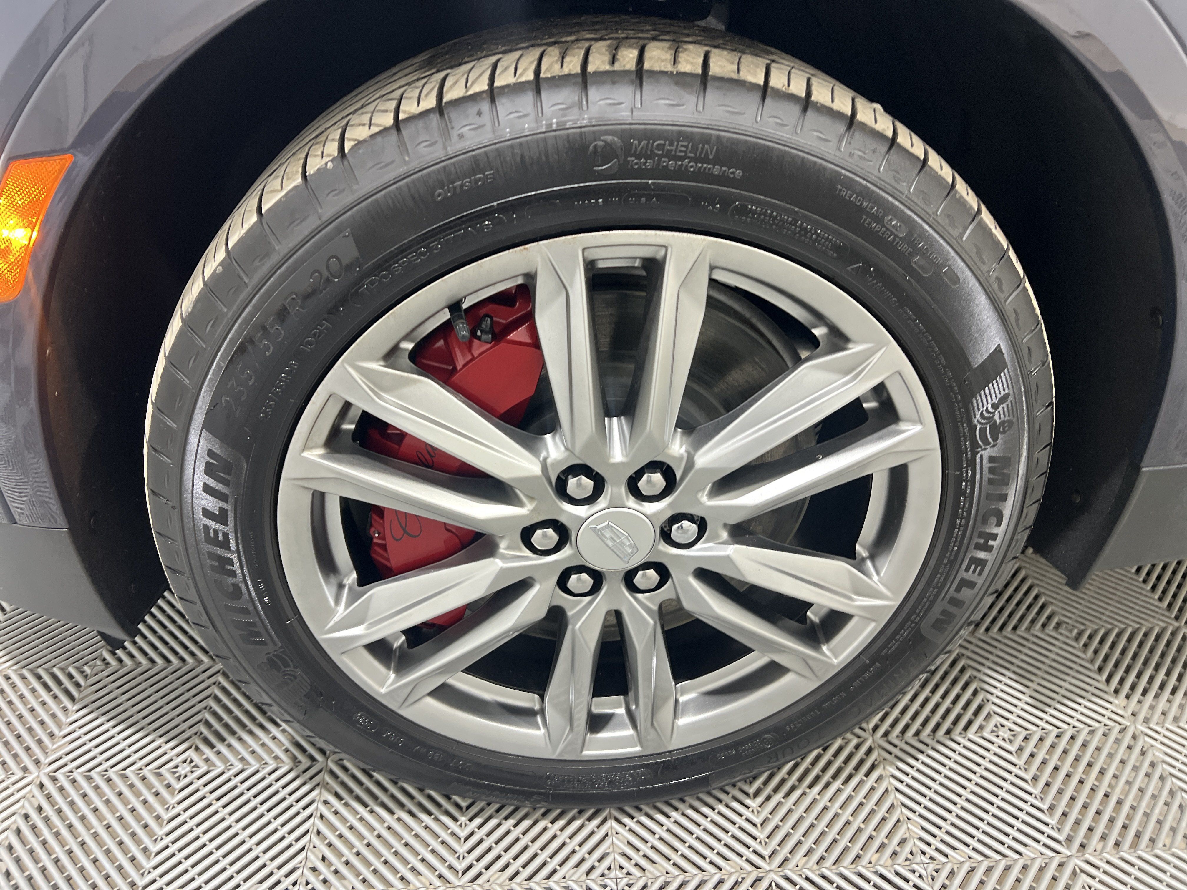 Used 2025 Cadillac XT5 Sportv w/ Technology Package AWD/4WD image 5