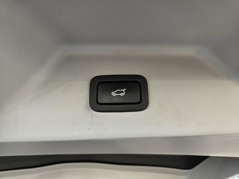 Used 2022 Land Rover Range Rover Westminster Edition image 13