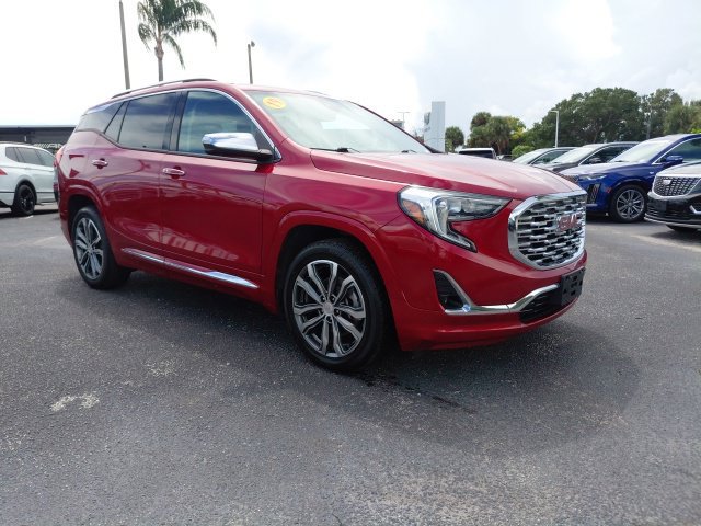 Used 2019 GMC Terrain Denali w/ Advanced Safety Package FWD image 2