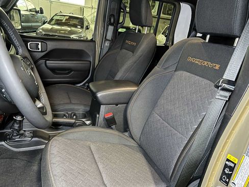 Used 2026 Jeep Gladiator Mojave AWD/4WD image 22