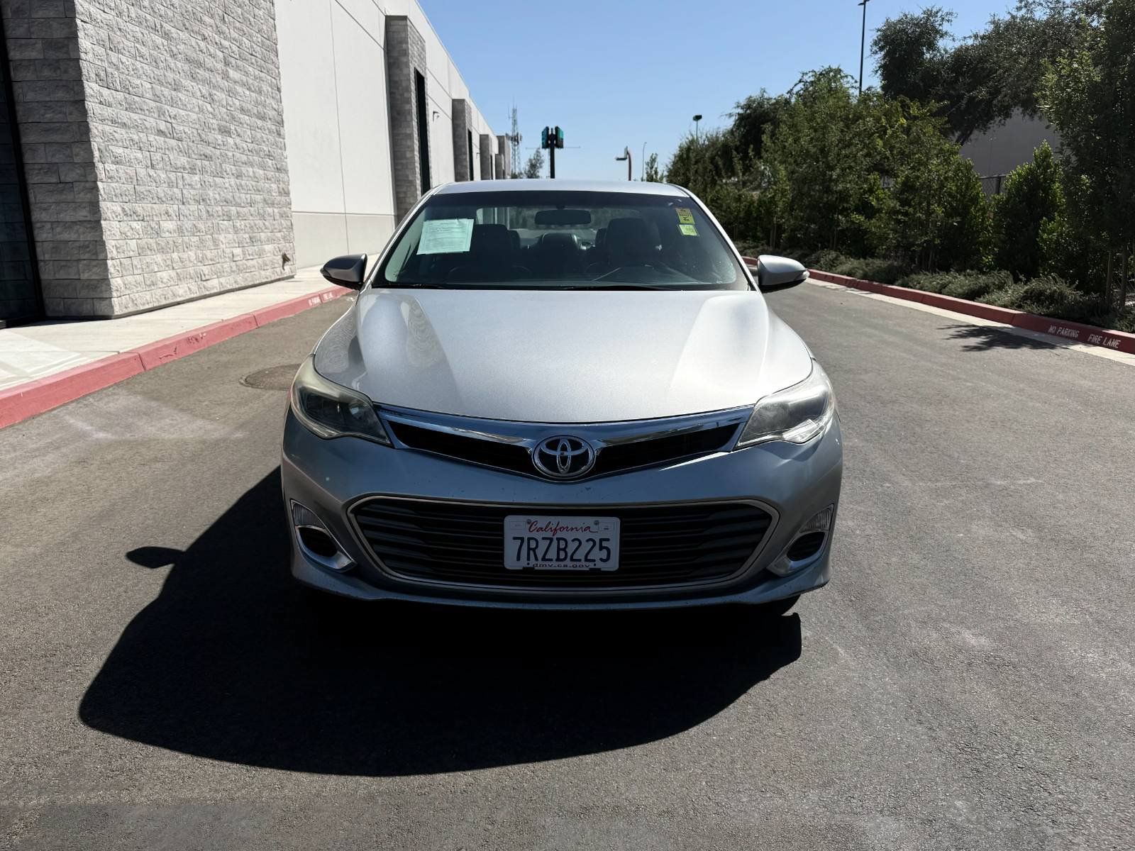 Used 2015 Toyota Avalon XLE FWD image 2