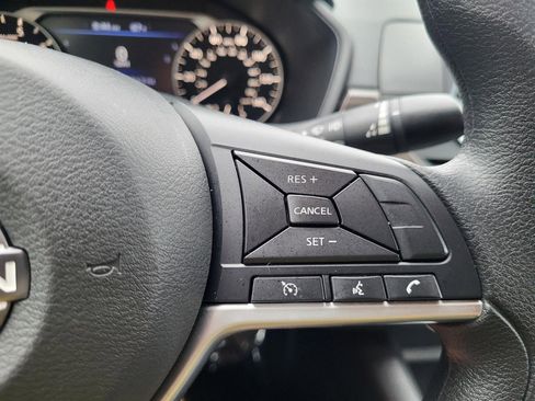 Used 2025 Nissan Altima 2.5 SV image 21