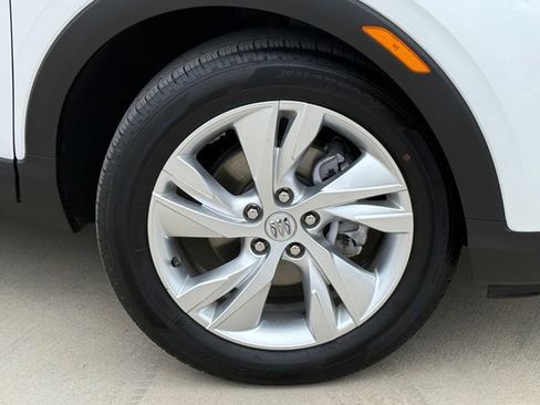 Used 2025 Buick Encore GX Preferred FWD image 2