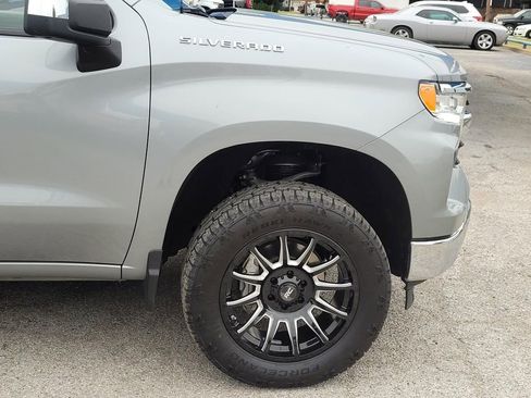 Used 2025 Chevrolet Silverado 1500 LT AWD/4WD image 7