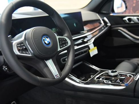 New 2026 BMW X5 xDrive50e w/ Executive Package AWD/4WD image 18