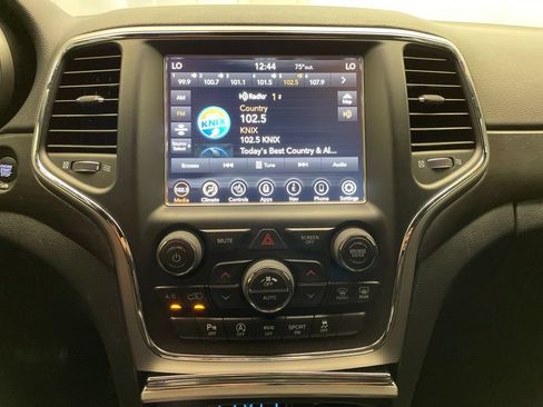 Used 2018 Jeep Grand Cherokee Altitude RWD image 14