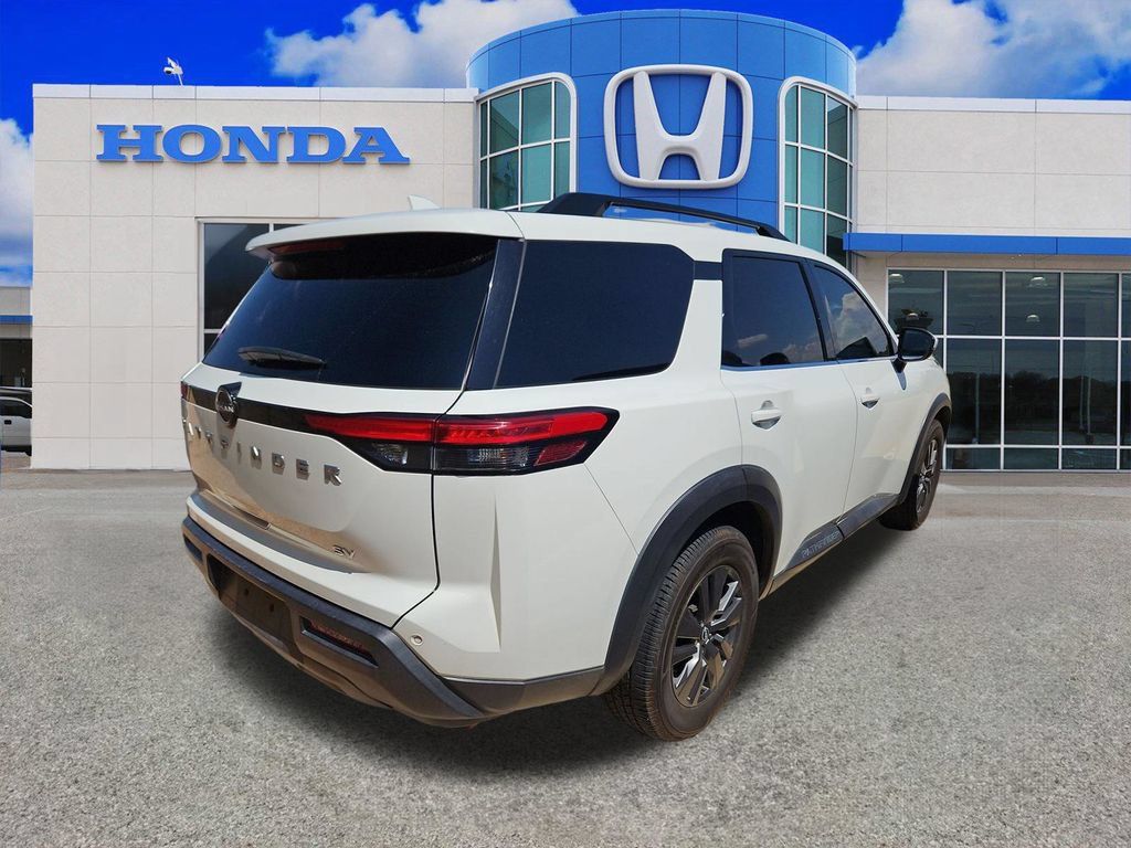 Used 2022 Nissan Pathfinder SV FWD image 7