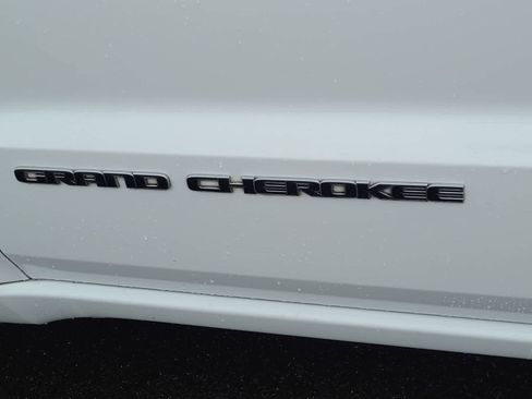 Used 2020 Jeep Grand Cherokee Overland image 15