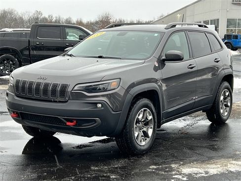 Used 2019 Jeep Cherokee Trailhawk w/ Cold Weather Group image 42