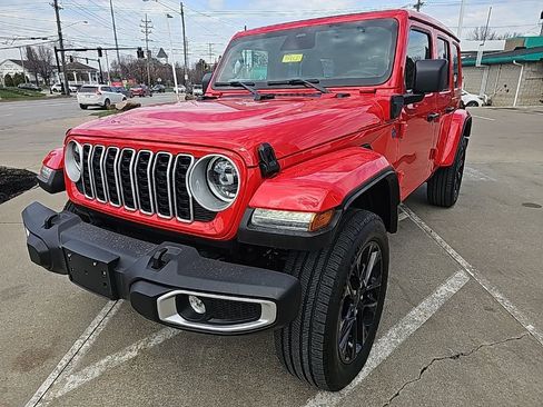 Certified 2025 Jeep Wrangler Unlimited Sahara w/ Safety Group image 8