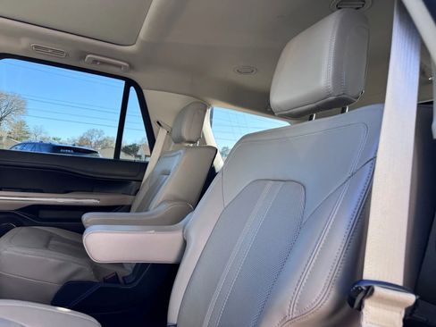 Used 2024 Ford Expedition Limited AWD/4WD image 21