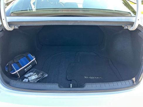 Certified 2025 Hyundai Elantra SEL FWD image 24