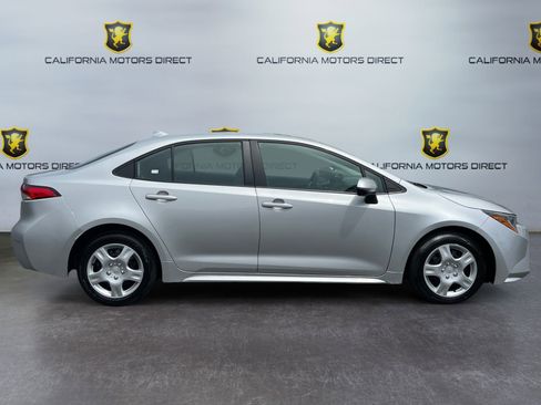 Used 2025 Toyota Corolla LE FWD image 6