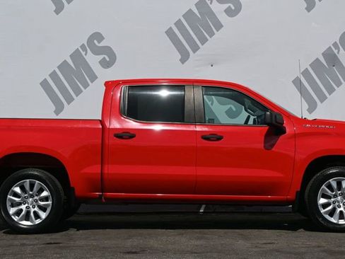 Used 2020 Chevrolet Silverado 1500 Custom w/ Custom Value Package image 4