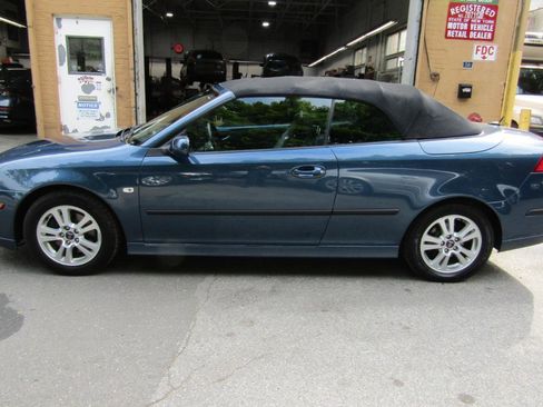 Used 2007 Saab 9-3 2.0T w/ Premium 16 Pkg FWD image 2