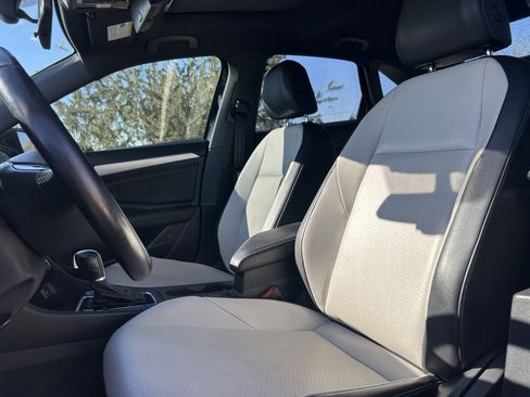 Used 2019 Volkswagen Jetta R-Line image 12